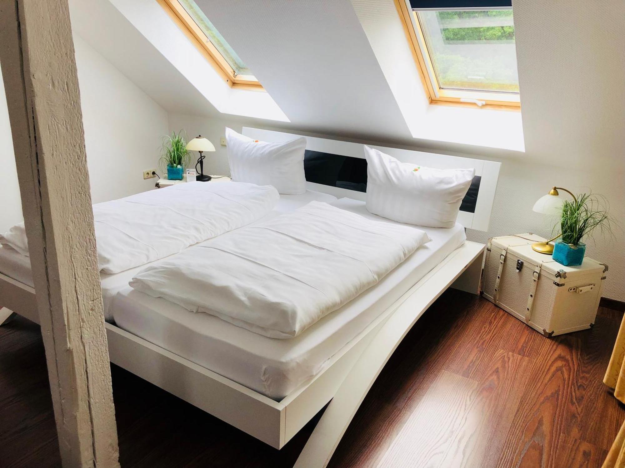 Hotel Waldhaus Oelper Braunschweig Esterno foto