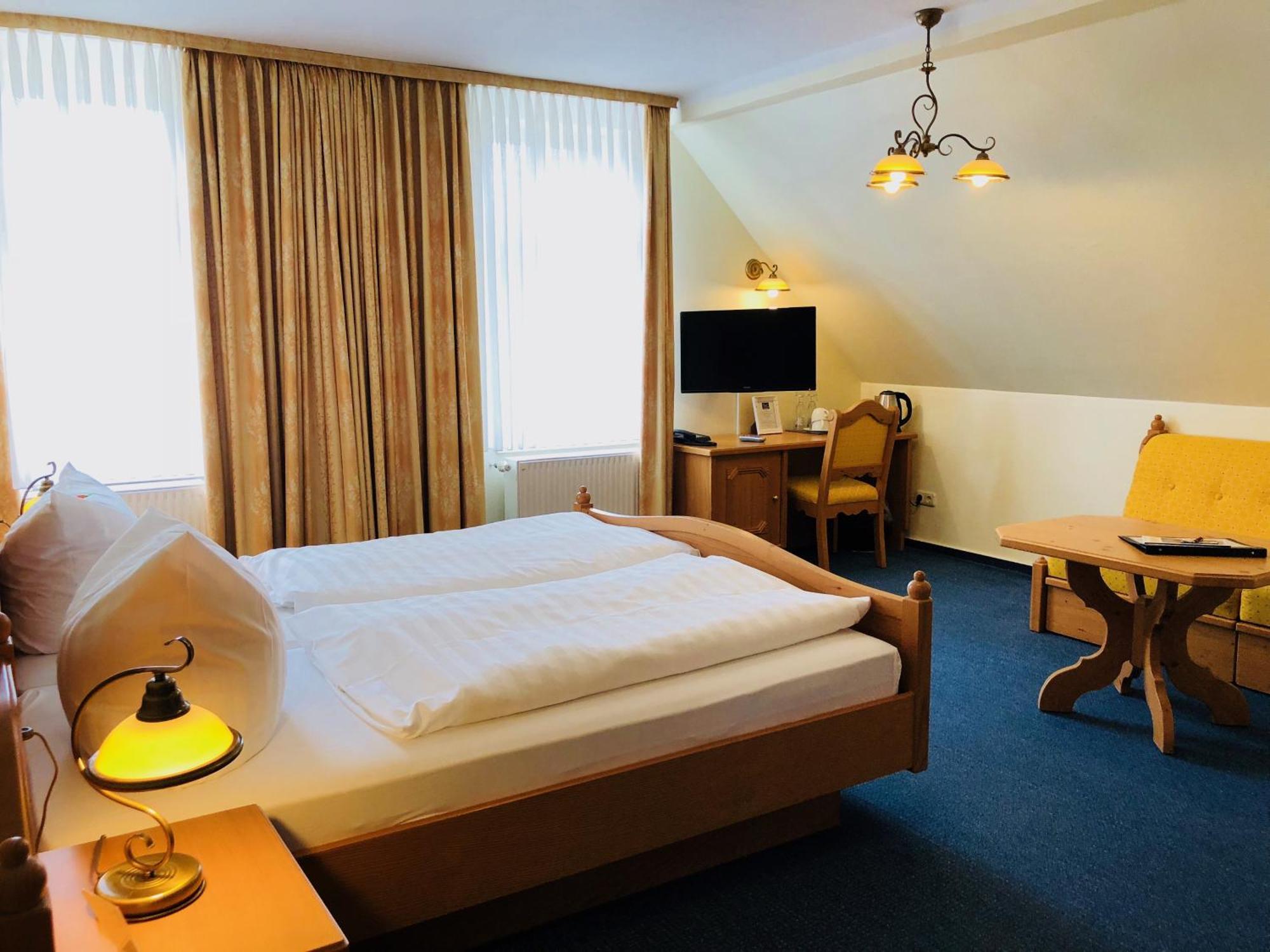 Hotel Waldhaus Oelper Braunschweig Esterno foto
