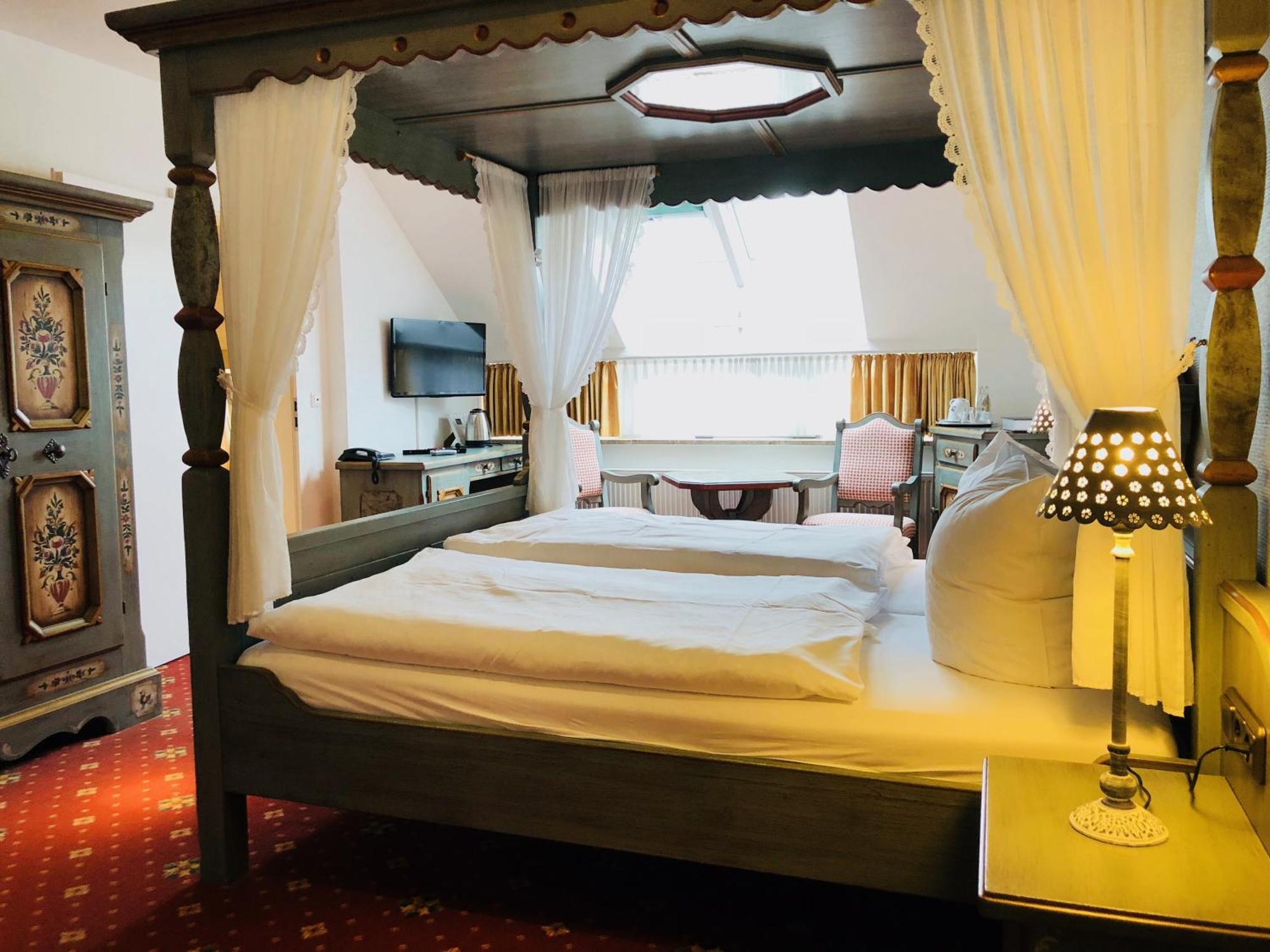 Hotel Waldhaus Oelper Braunschweig Esterno foto