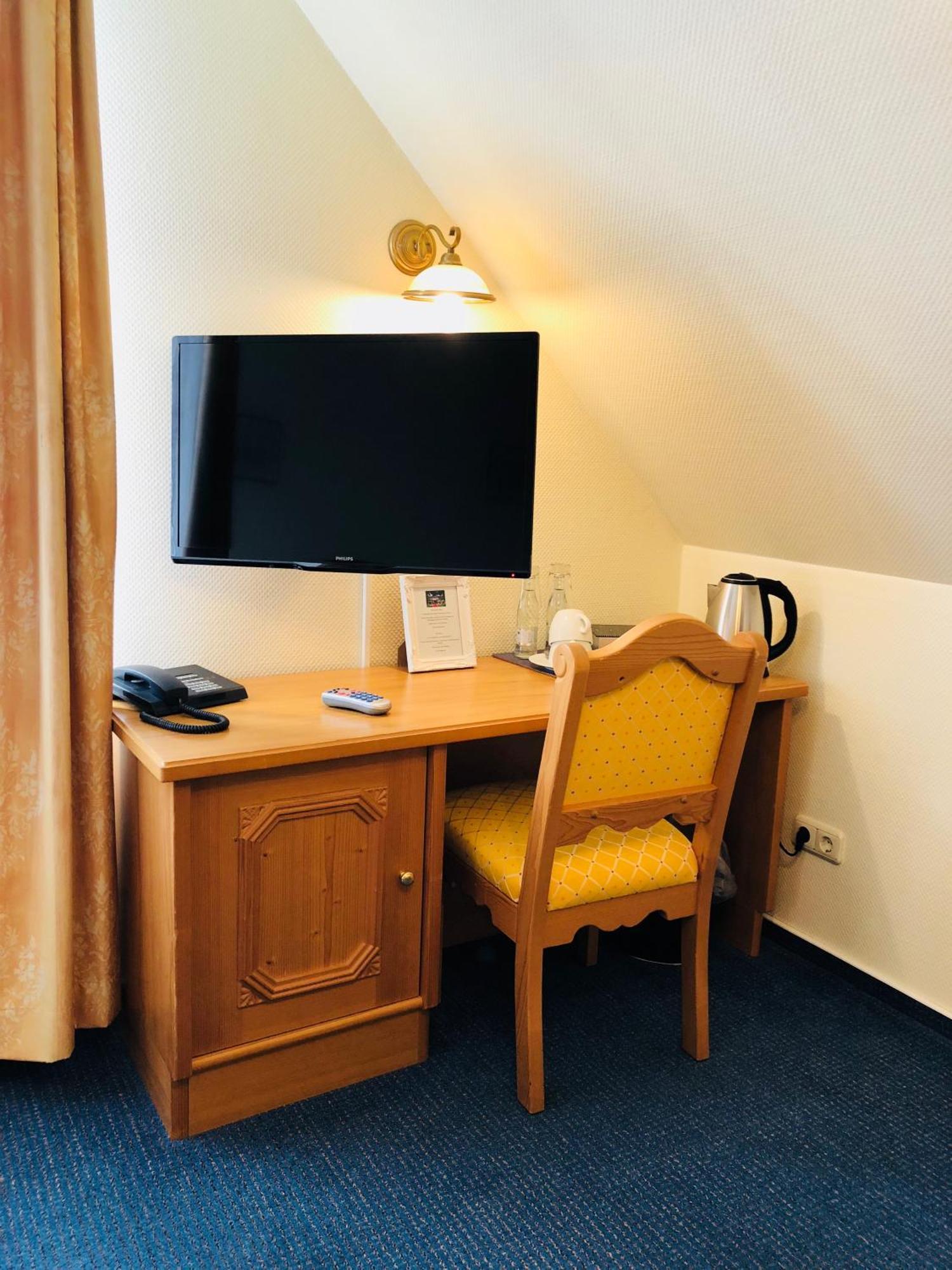 Hotel Waldhaus Oelper Braunschweig Esterno foto